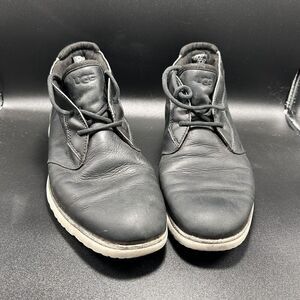 UGG Shoes Men's 8 Black Leather Upper Lace Up Slip F19219D
